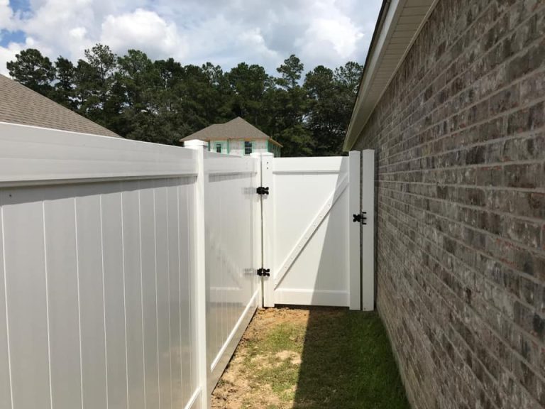 Baton Rouge vinyl fence project by State Fencing