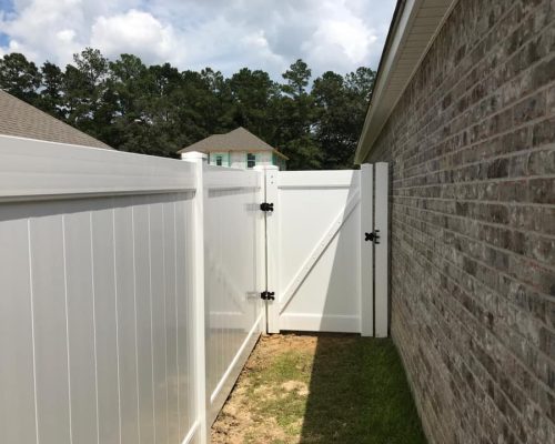 Baton Rouge vinyl fence project by State Fencing